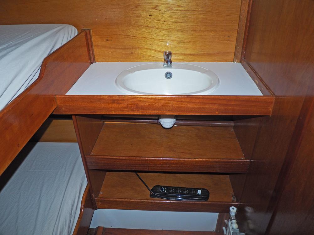 Cabin en avant, H&eacute;bergements